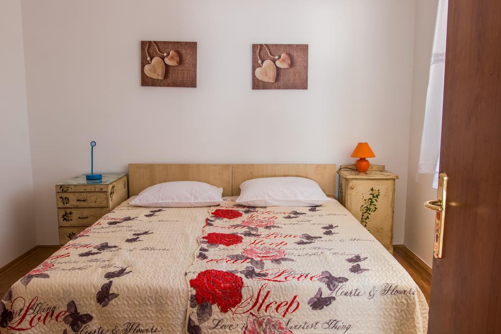 Apartments Seka Новий Винодольський Екстер'єр фото